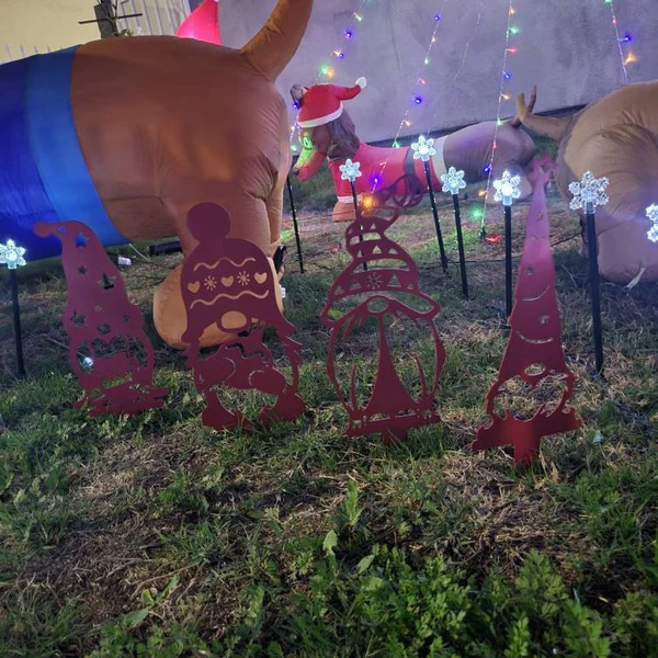 Christmas Gnome Metal Stakes 4-Pack